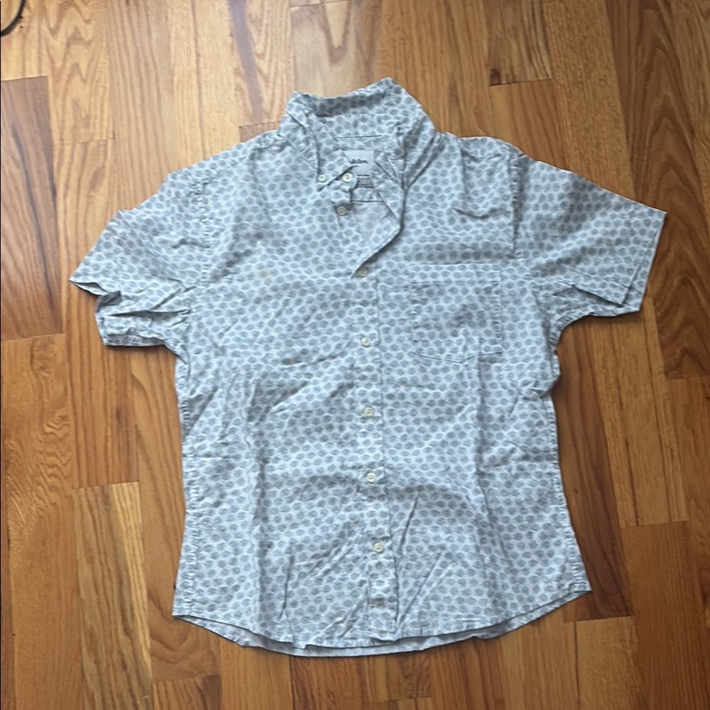 Goodfellow & Co Blue and White Casual Button Down Shirt